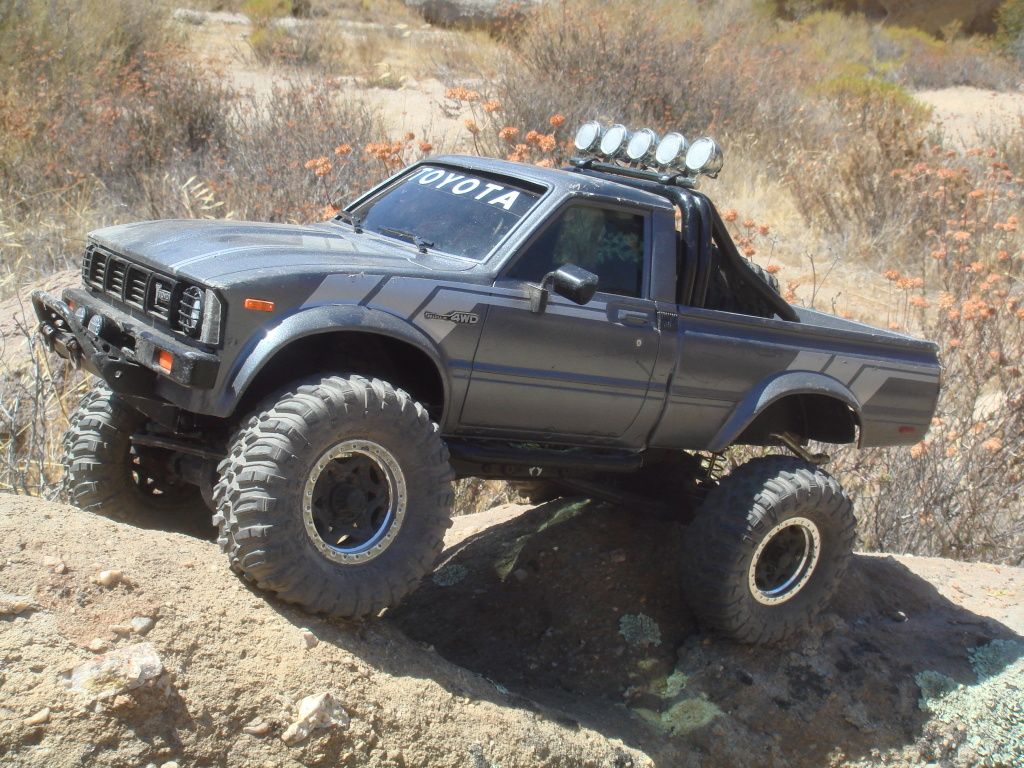 axial scx10 toyota hilux body #7