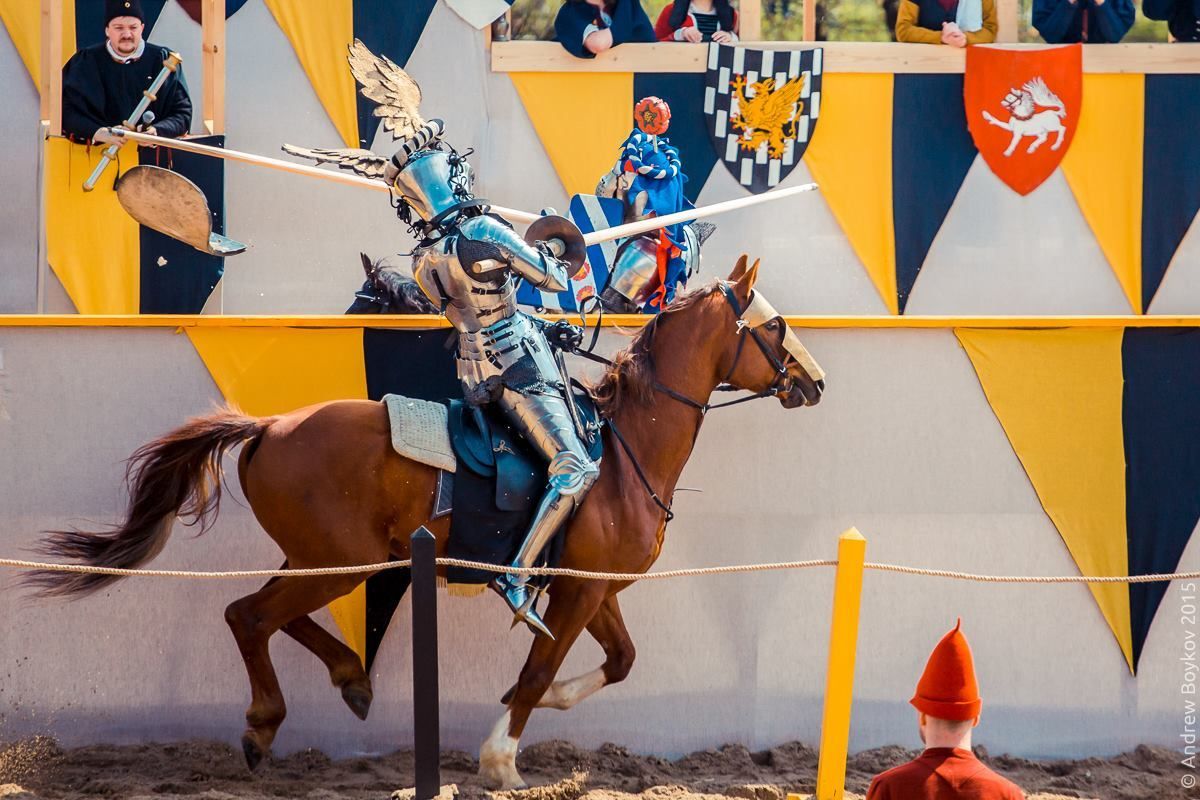 Arne Koets' ecranche is ripped off during a jousting pass against Yuri Bogunov at the Tournament of St George 2015 in Moscow, Russia(photo by Andrew Boykov/Ratobor Show)