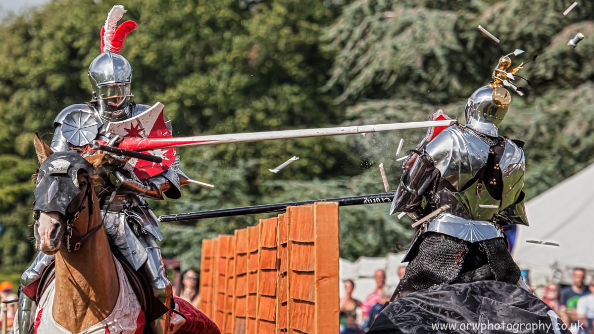 Andreas Wenzel(left) jousts Stacy van Dolah-Evans(right) at Leeds Castle 2014 (Photo by ARW Photography)