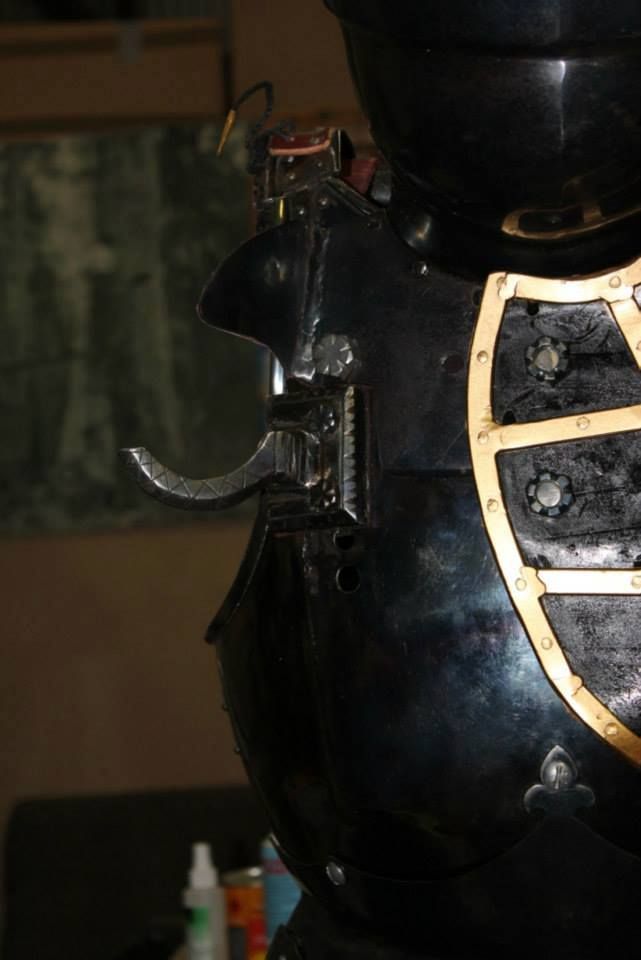 Arret attached to a breastplate (photo by Rod Walker)