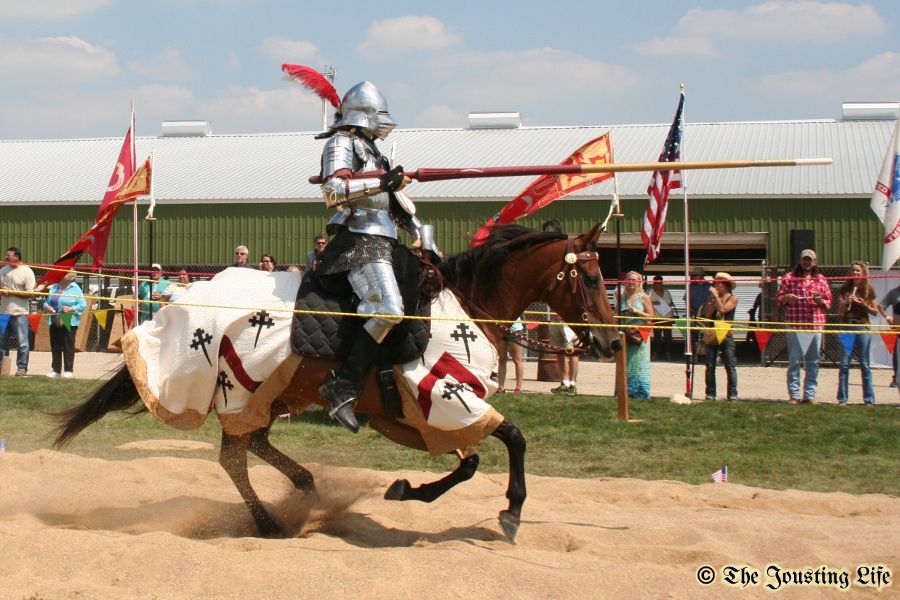 Jeffrey Basham's caparison reflects his coat of arms (photo by The Jousting Life)