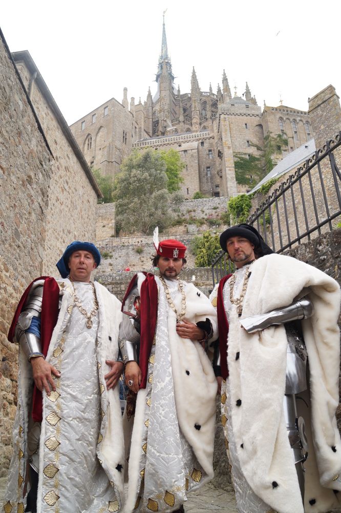 The re-enactment Knights of the Order of St Michael, Lois Forster, Michael Sadde and Quentin Laurent (photo provided by Les Ecuyers de l'Histoire)